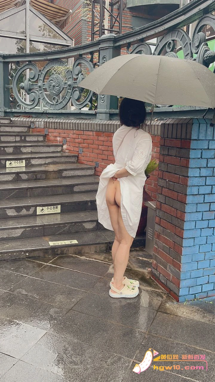 东莞少妇沈晓璐：良家气质下的反差与商场电梯间的私密时刻