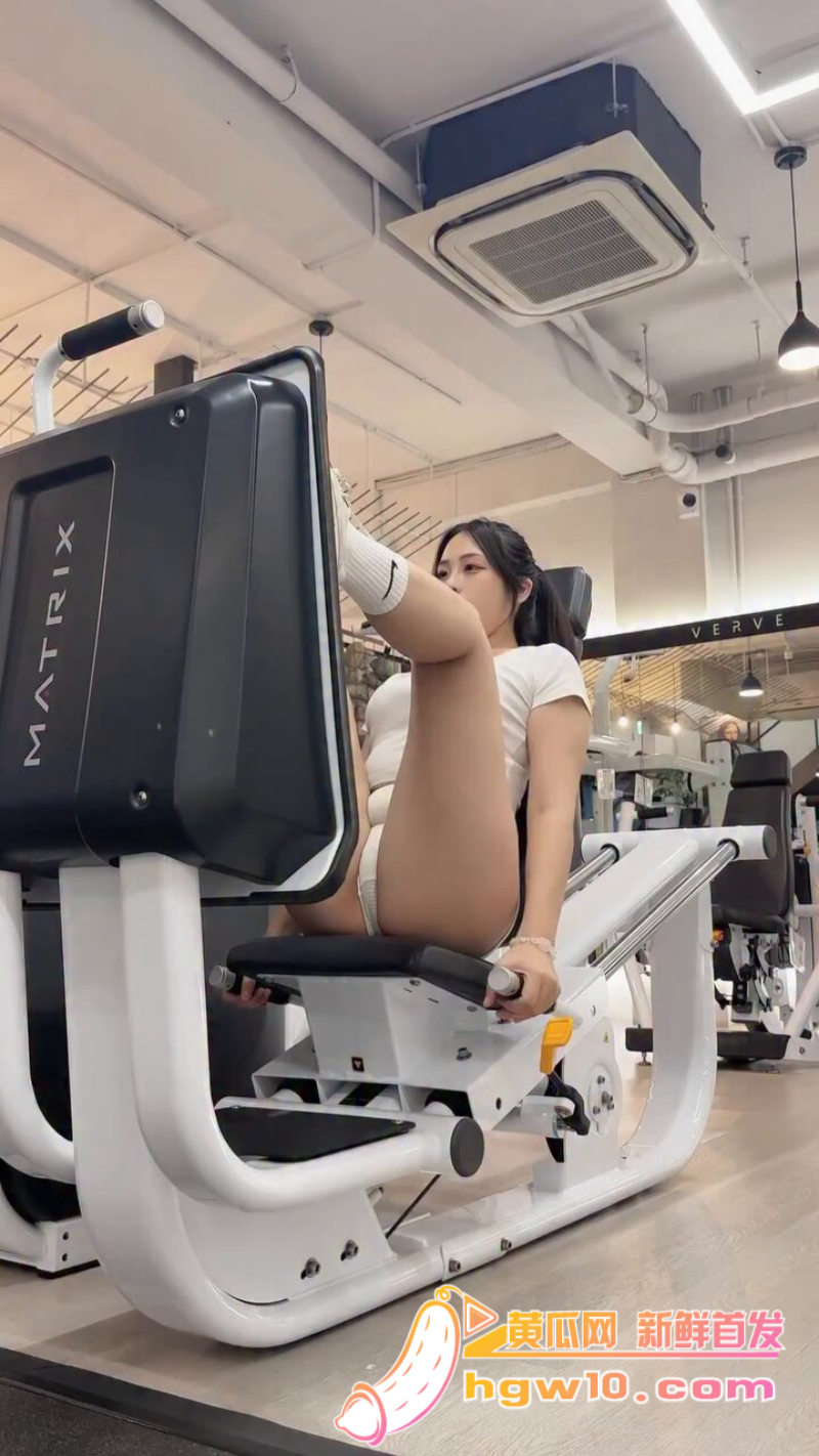 每日大赛 比她好看的没她骚，比她骚的没她好看 配图