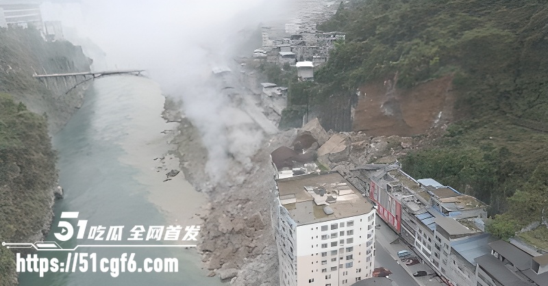 重庆彭水乌江三桥山体垮塌突发! 1 重庆彭水乌江三桥山体垮塌突发! 1