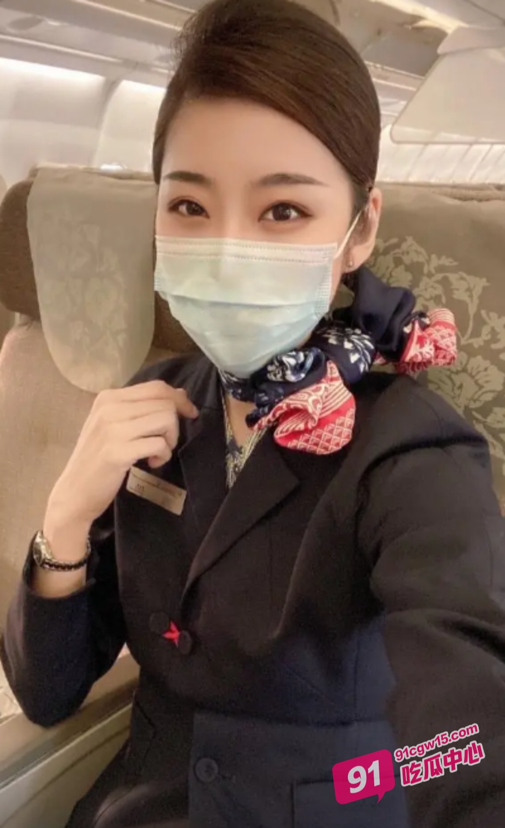 国航美女空姐丁晓璇被富二代高价拿下抓住头发强力爆操 淫叫声就没停过！