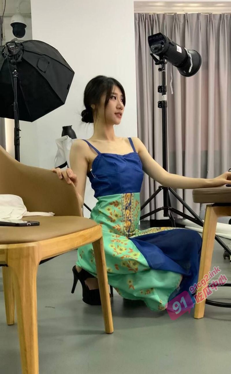 武汉爵士舞老师王璐璐~表面是可爱的老师 背地里出卖肉体与学生家长承鱼水之欢!