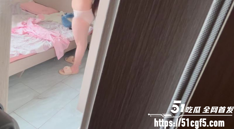 海角乱伦大神睡了我的亲妹妹 2 海角乱伦大神睡了我的亲妹妹 2