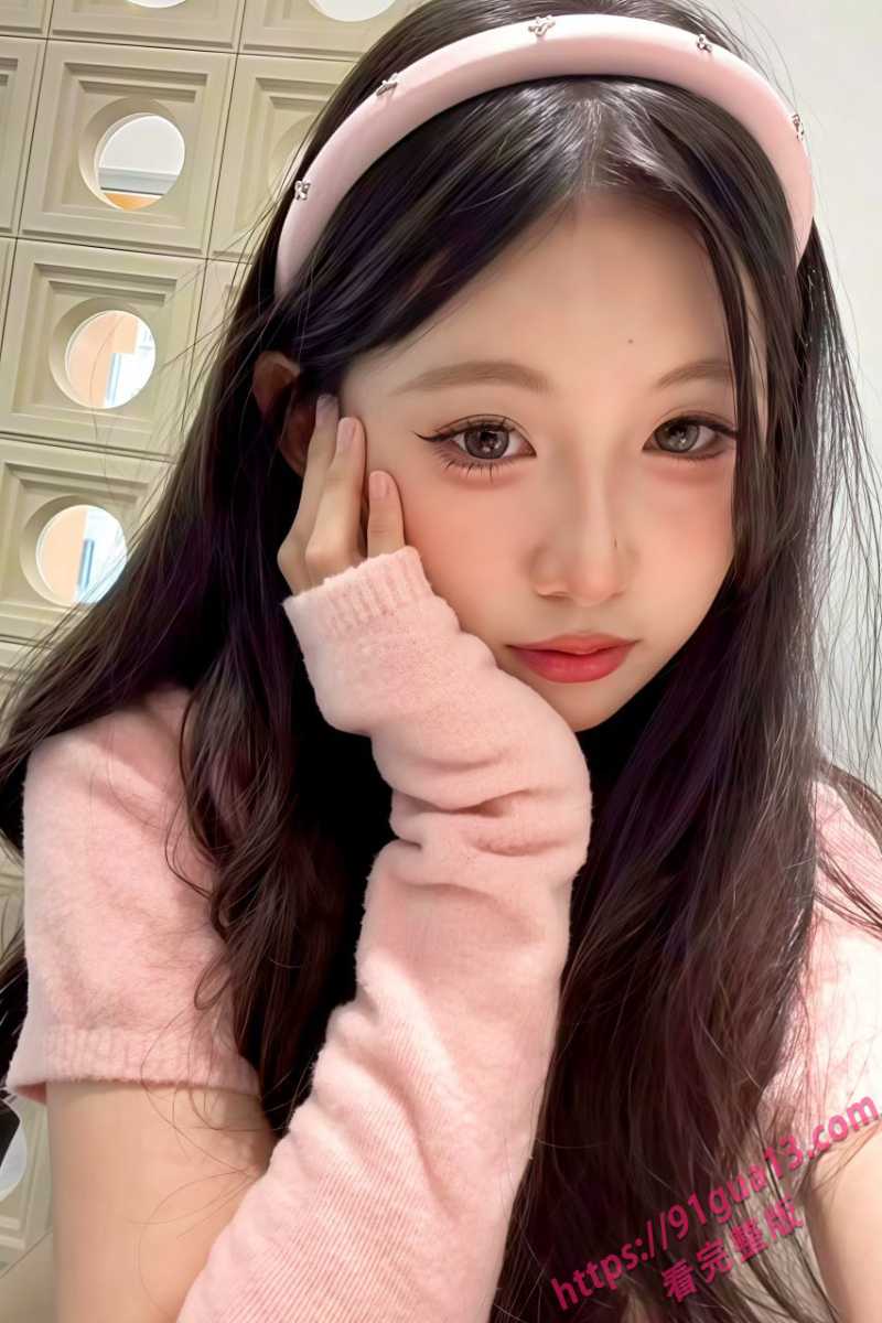 学生妹专区~杭州师范大学王琴私拍泄密 情趣黑丝在氛围灯下诱惑拉满