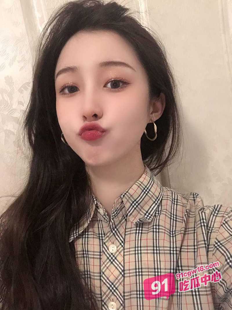 年度最佳反差婊～哈尔滨超气质美少女宋婷 和男友性爱10分钟完整版不雅视频流出！ 配图