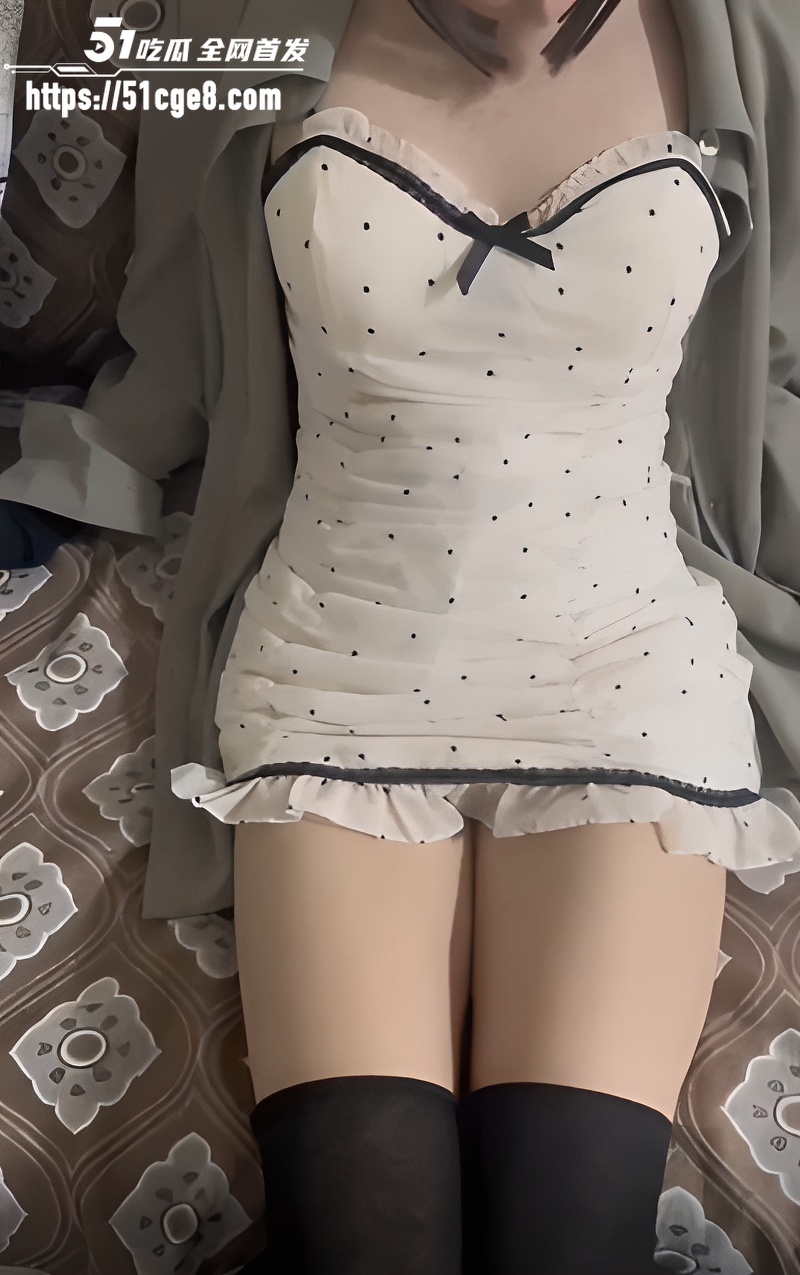 极品学妹趁家中无人叫学长上门 白虎嫩穴被肉棒打桩狂操 稚嫩美乳十分吸睛!
