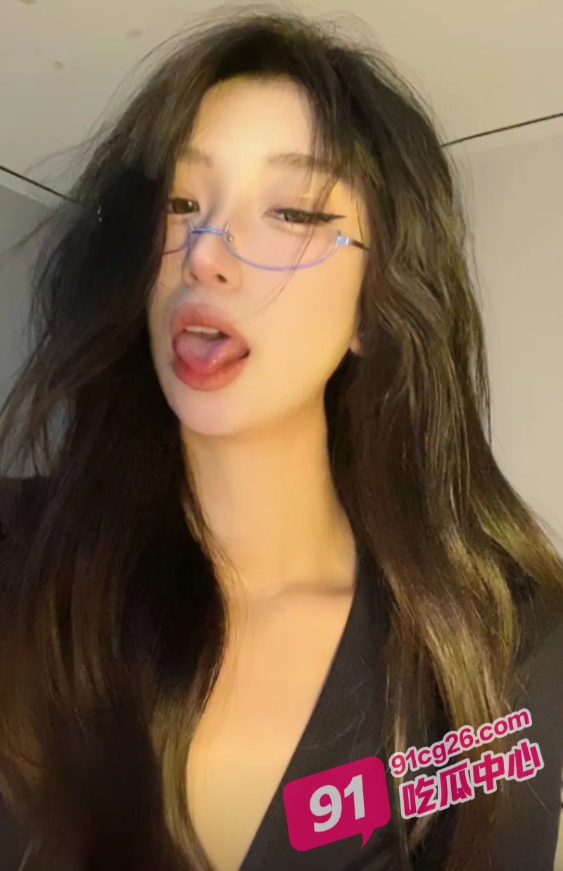 姐夫的性福生活 干完姐姐干妹妹 后入爆操到高潮颤抖!