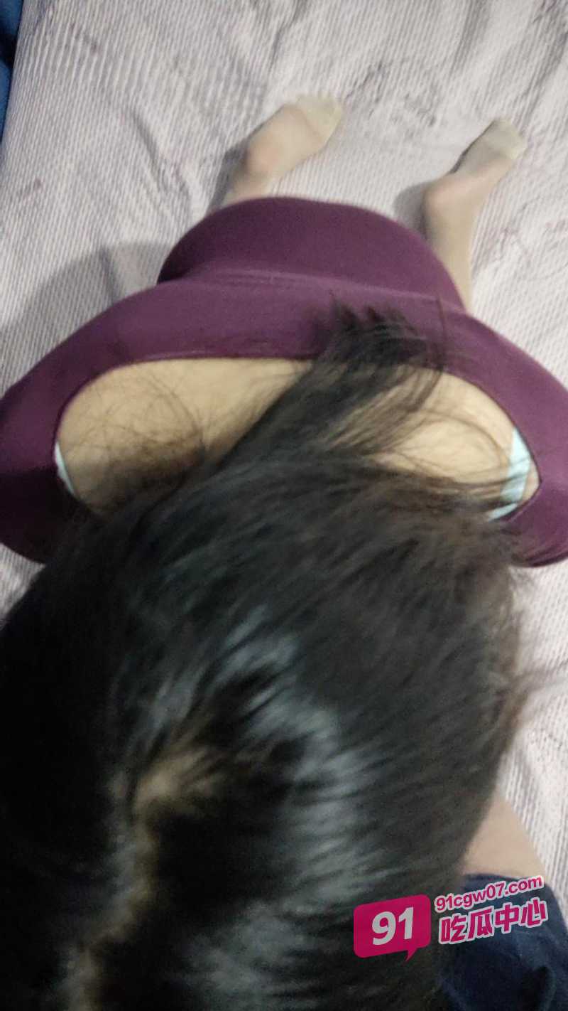 推特清纯大波翘臀奔放正妹私拍合集 群P啪啪 毒龙 炮机 狗联 舔脚 尿液洗脸 玩的不亦乐乎~ 配图5