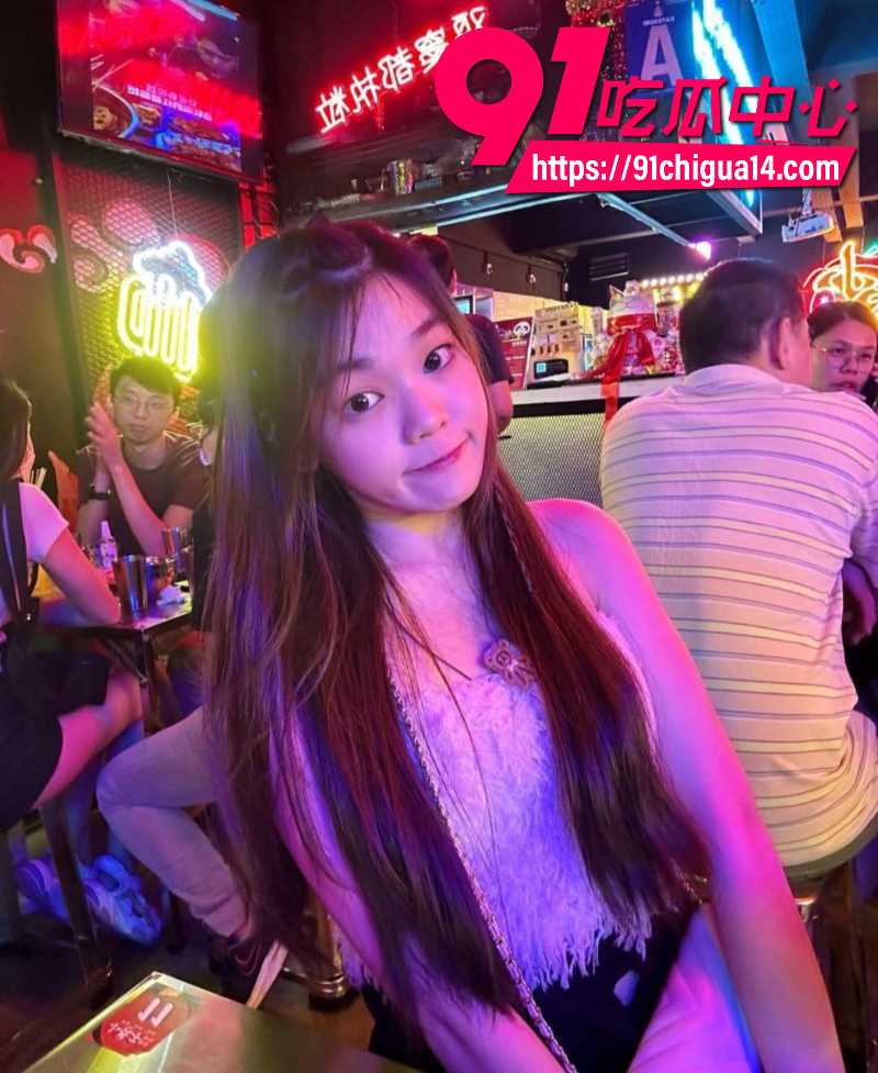 马来西亚女网红leejoey洗澡被哥哥偷拍7 马来西亚女网红leejoey洗澡被哥哥偷拍7