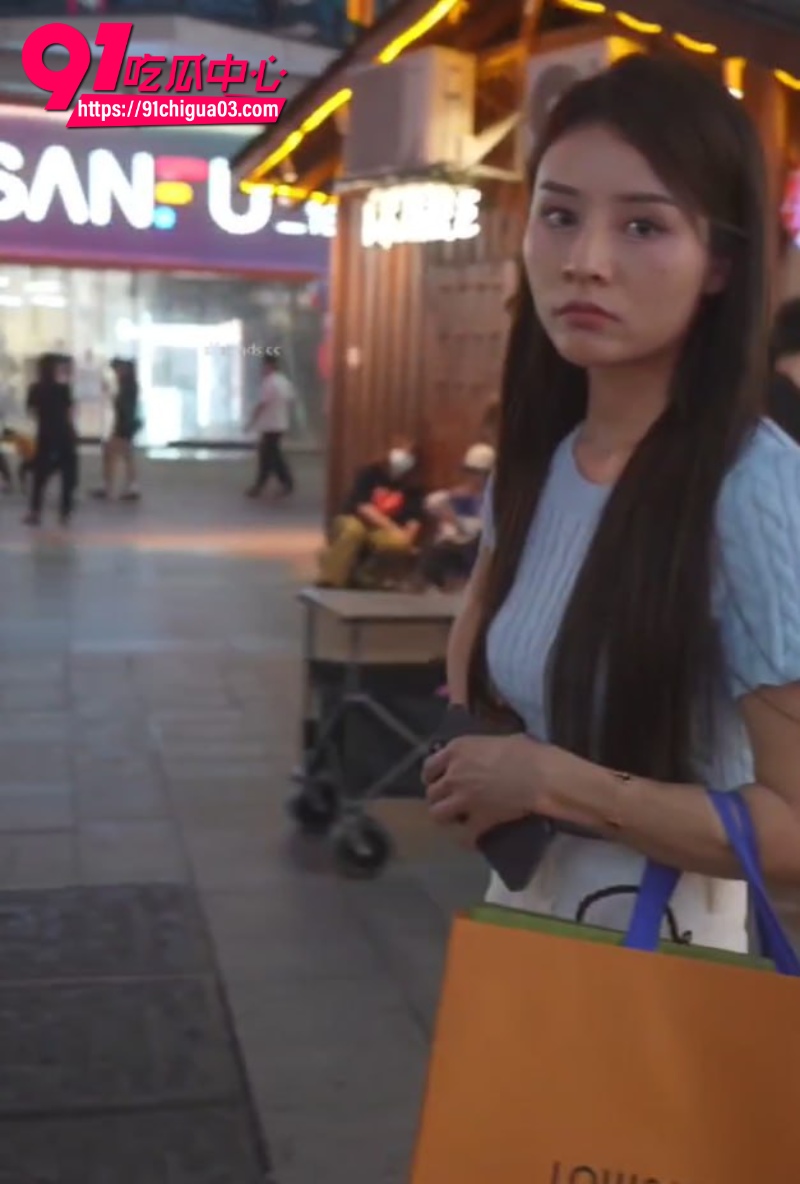 偷拍大神街头抄底偷拍超美御姐2