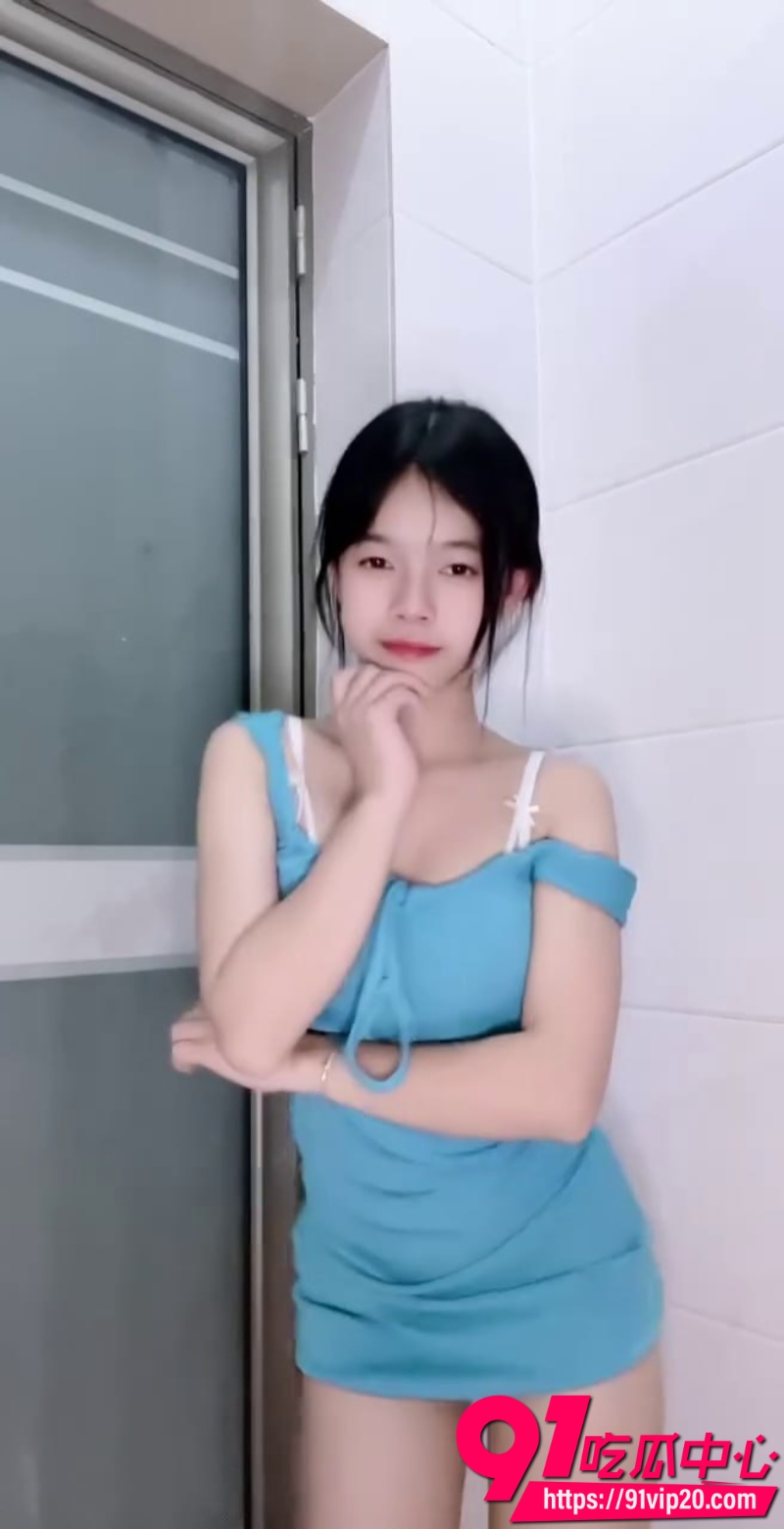 快手反差网红困崽精神小妹全裸舞蹈流出 脸嫩到犯规扭臀顶胯直接把持不住