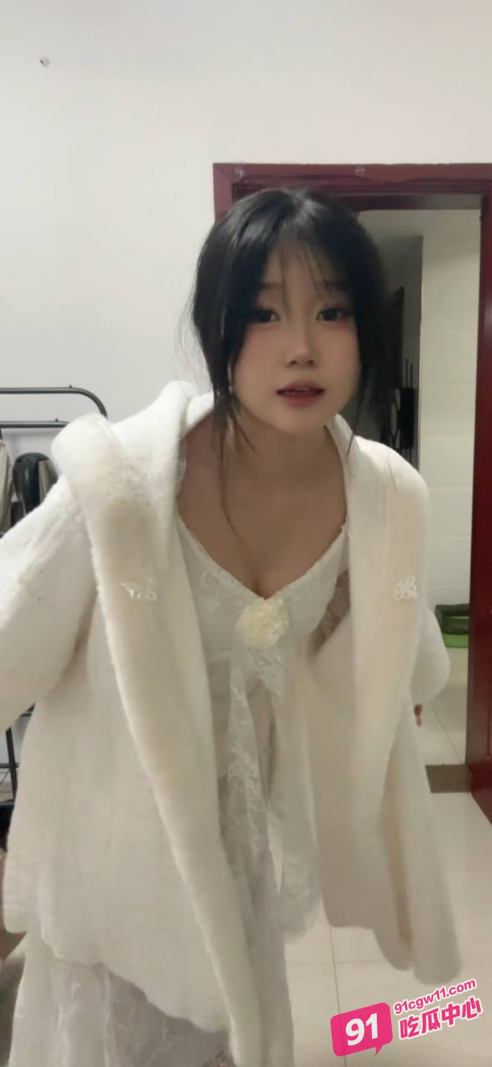 河南财经学院学生妹 陈嘉琪 网调视频泄露自慰+后入+足交系列合集！ 配图2