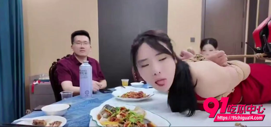 旋转餐桌捆绑Play视频5 旋转餐桌捆绑Play视频5