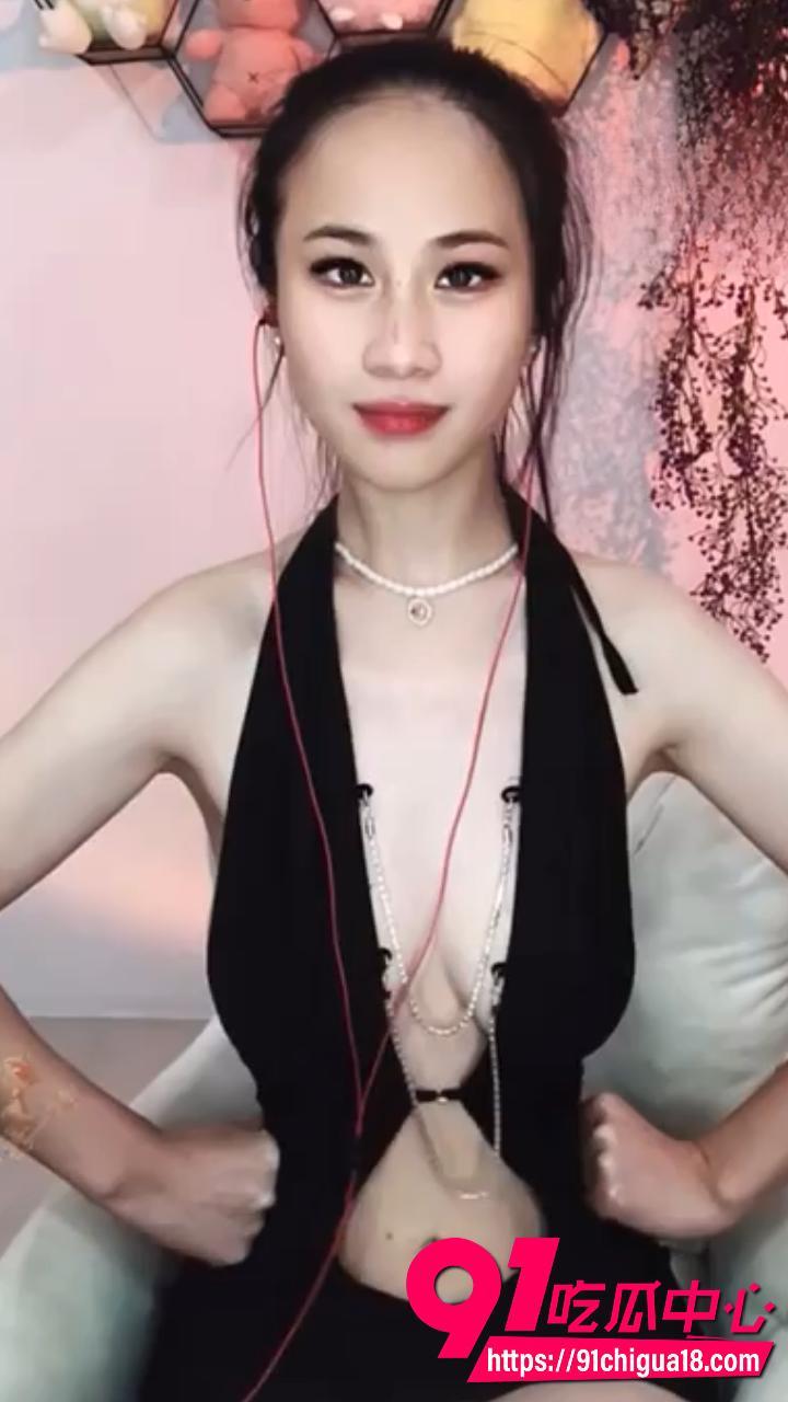 BIGO女神秋秋私密直播尺度炸裂5 BIGO女神秋秋私密直播尺度炸裂5
