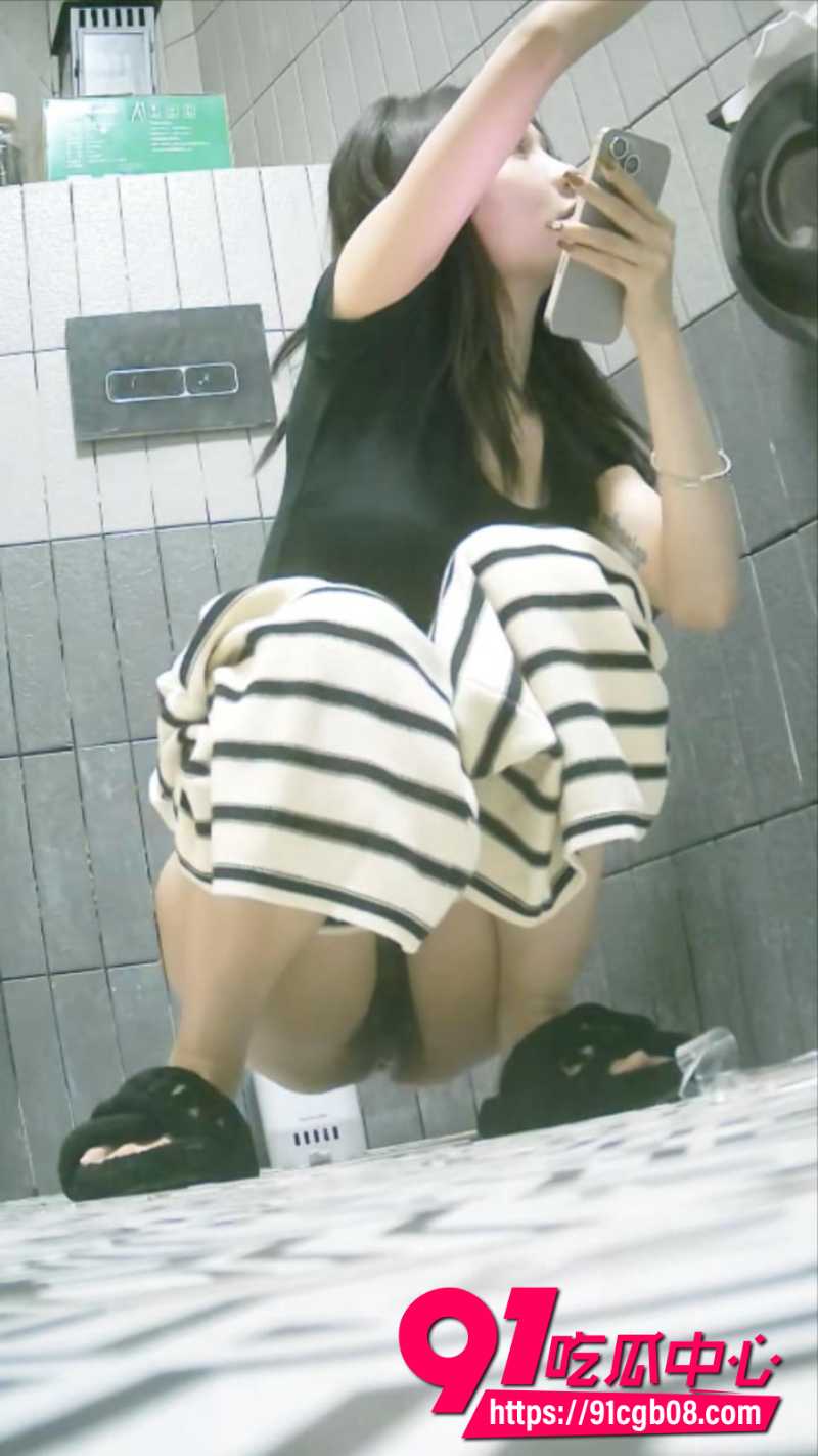商超厕拍极品超白嫩妹子3 商超厕拍极品超白嫩妹子3