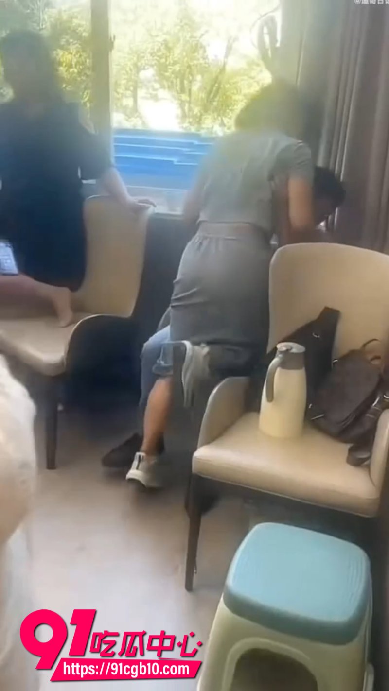 同学聚会成淫荡现场1