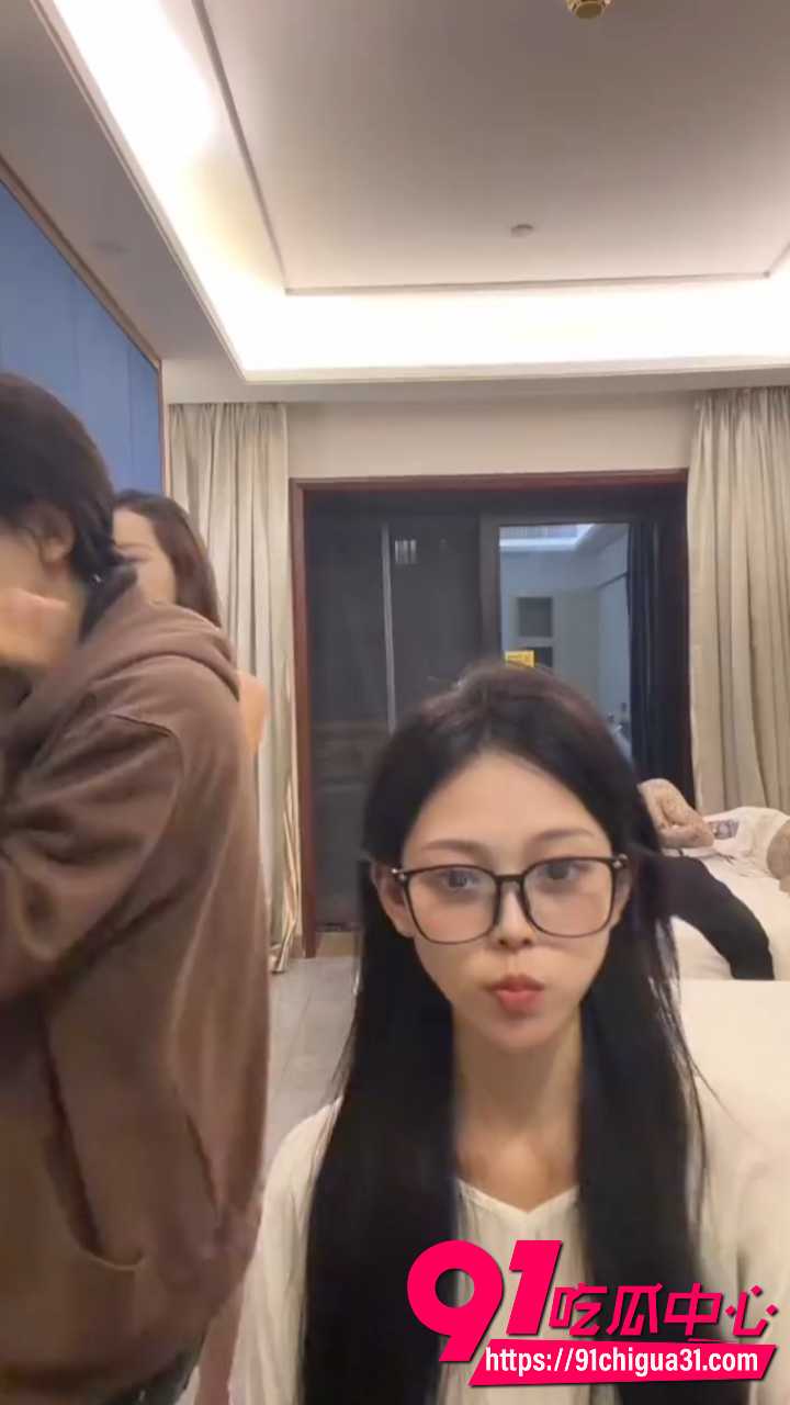 抖音网红燕大帅变身辣妹3 抖音网红燕大帅变身辣妹3