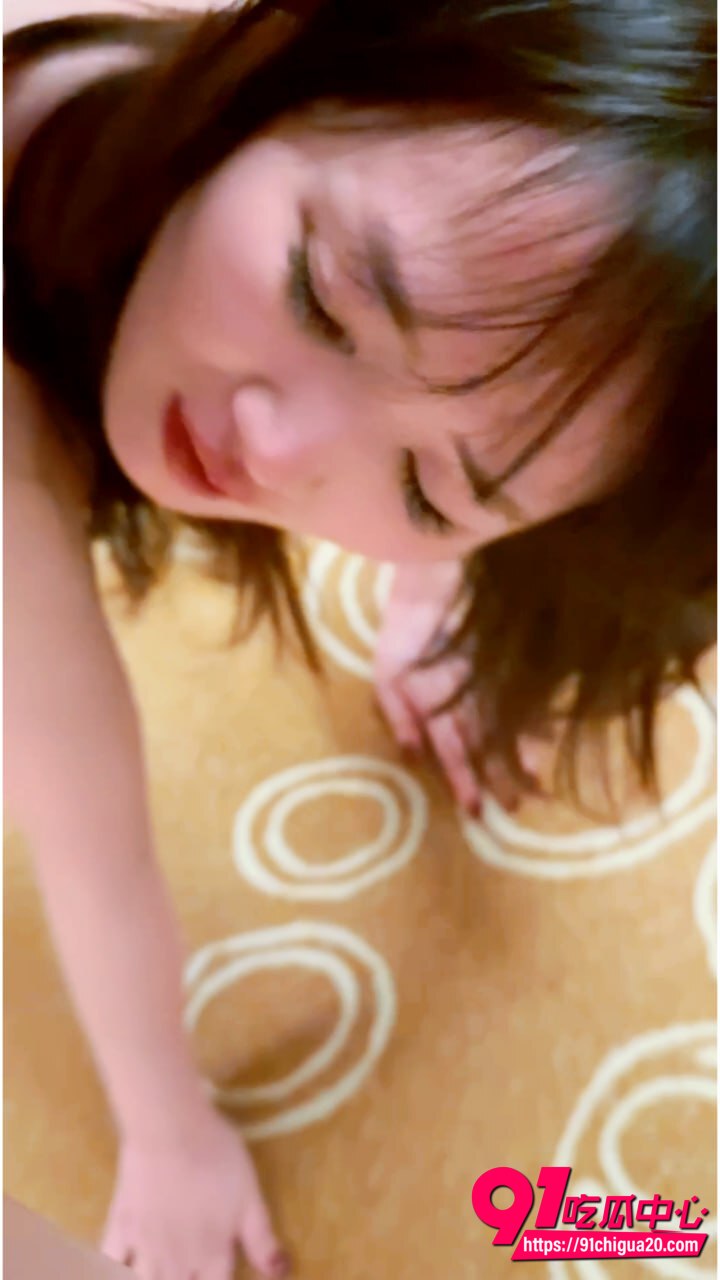 辽宁人妻群P性爱视频1 辽宁人妻群P性爱视频1