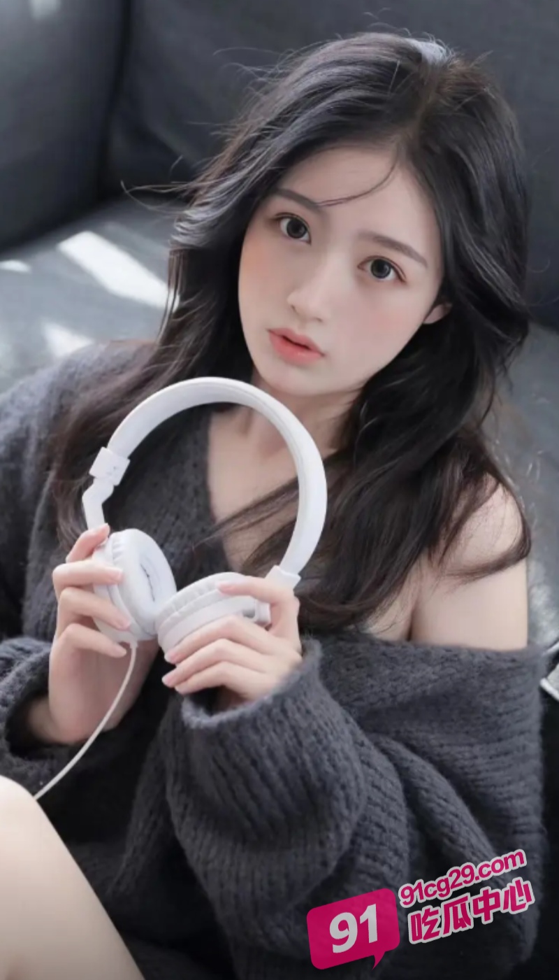 黑丝诱惑！网黄米菲兔与榜一大哥玩车震 黑丝足交疯狂榨汁！ 配图