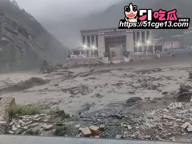 西藏日喀则突发泥石流 7 西藏日喀则突发泥石流 7