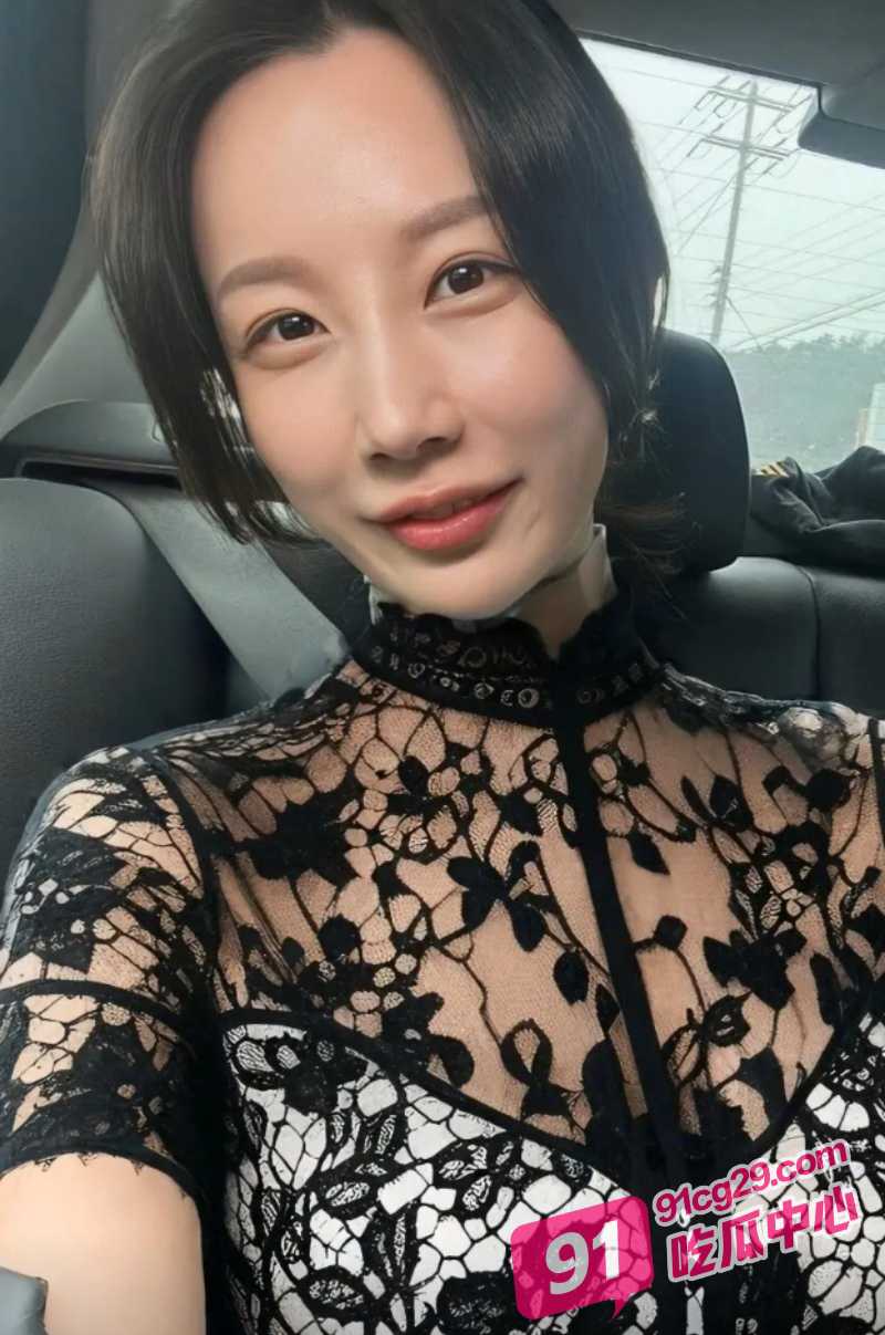 江苏性欲旺盛人妻秦羽墨 一边操着还要主动嗦手指 销魂的表情看的鸡儿梆硬！ 配图