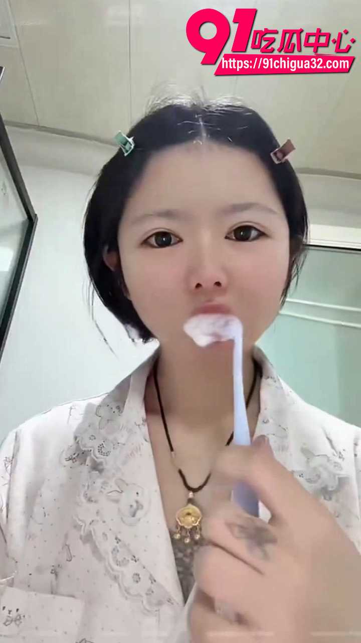 露脸双马尾少萝1 露脸双马尾少萝1