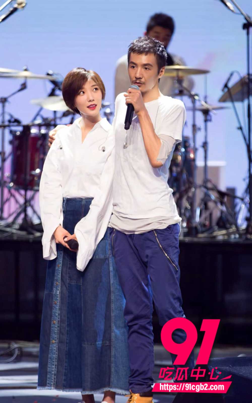 卓伟直播口述P姓男歌手迎娶撞脸顶流前女友Z的W姓妻子 综艺出轨牵出Z姓男星家暴G与两对夫妻离婚重组