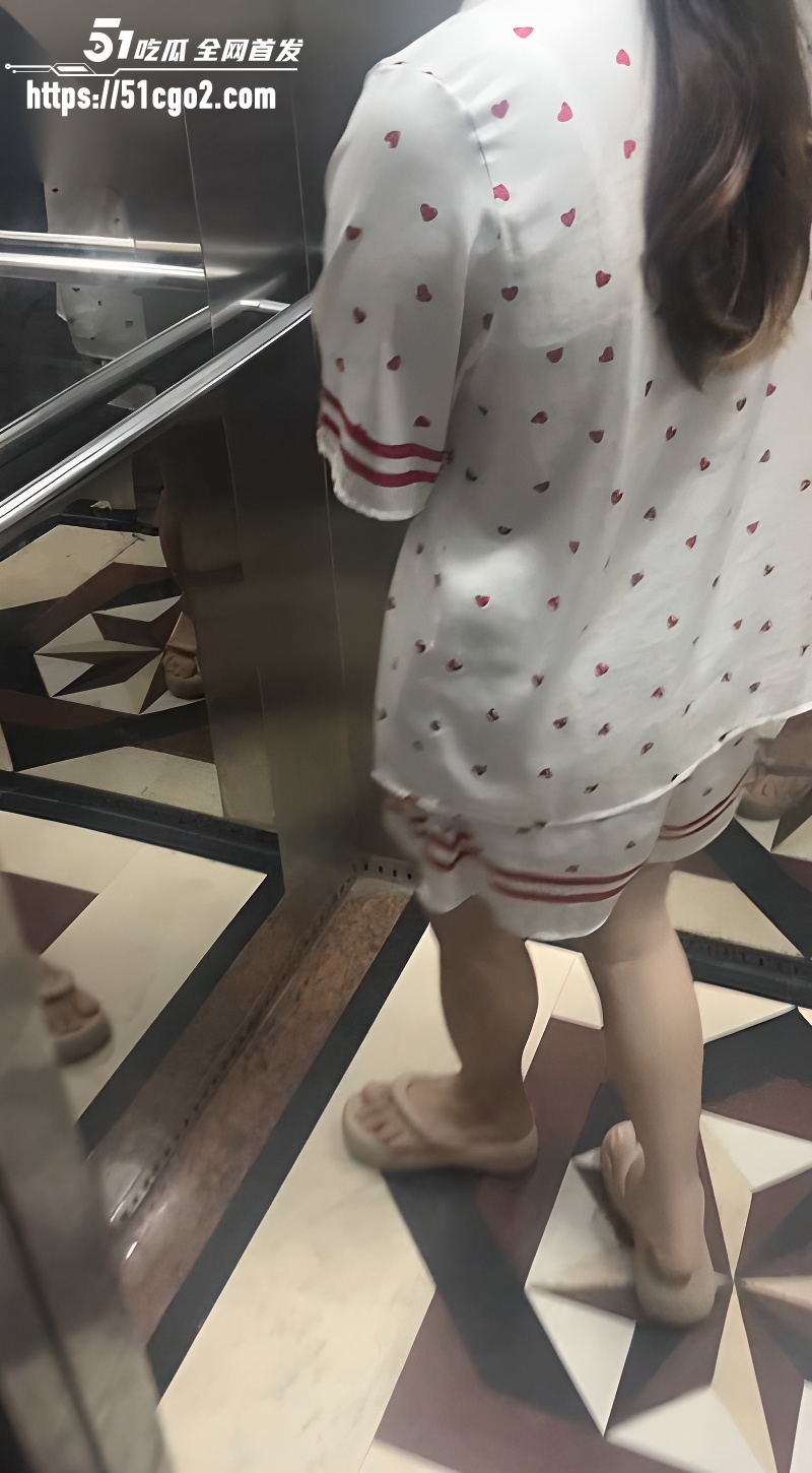 烟色晚空内射嫂子骚穴02 烟色晚空内射嫂子骚穴02