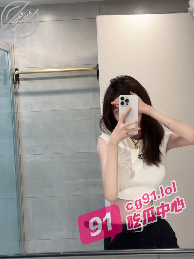 “不要啊爸爸” 带着酒醉女儿开房 强行占有她的小穴!